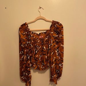 Perfect for football season/ going out. Never worn!! Perfect condition